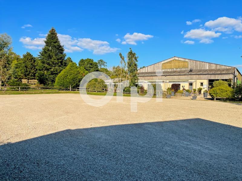 Maison - 250 m² - 7 pièces