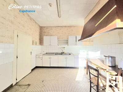 Propriété - 275 m² - 17 pièces