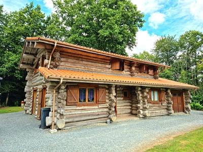 Maison - 111 m² - 6 pièces