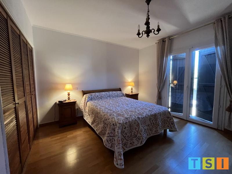 Maison - 215 m² - 7 pièces