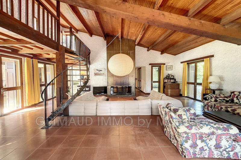 Maison - 205 m² - 10 pièces