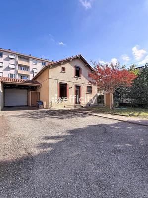 Maison - 110 m² - 4 pièces
