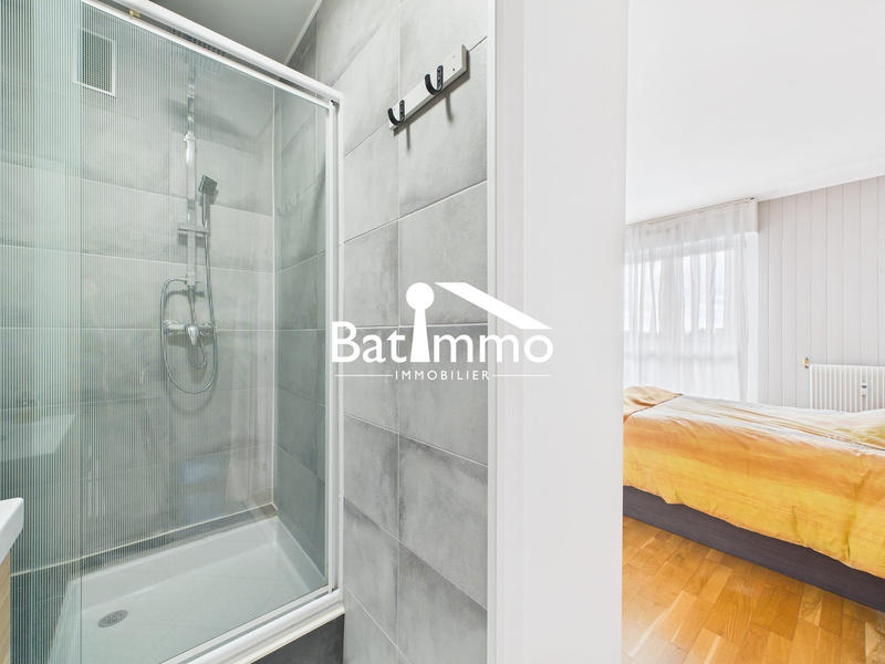 Appartement - 96 m² - 5 pièces