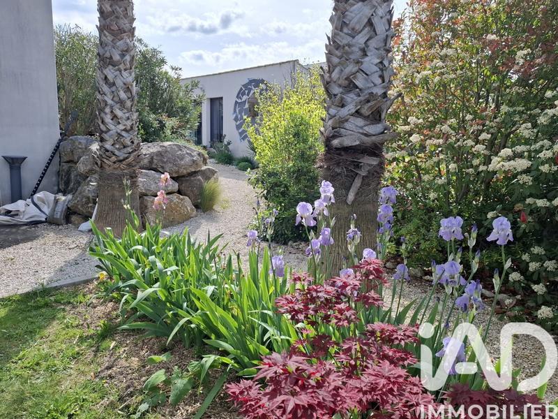 Maison - 270 m² - 9 pièces