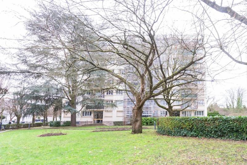 Appartement - 90 m² - 4 pièces