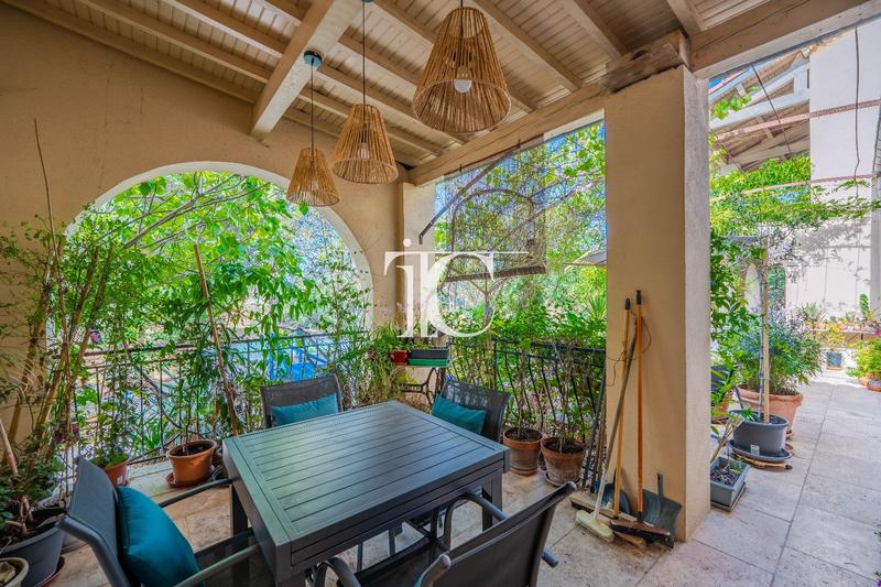 Maison - 159 m² - 6 pièces