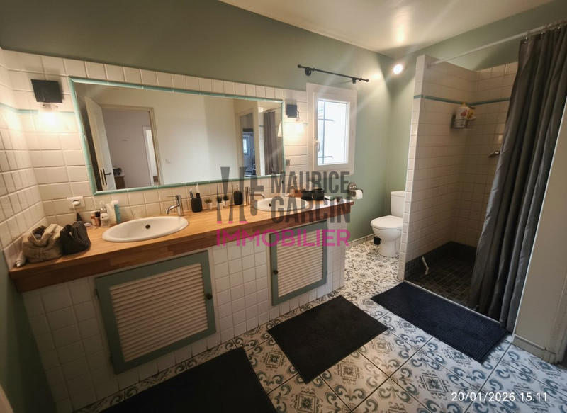 Maison - 250 m² - 7 pièces