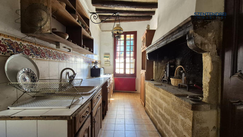 Maison ancienne - 203 m² - 8 pièces