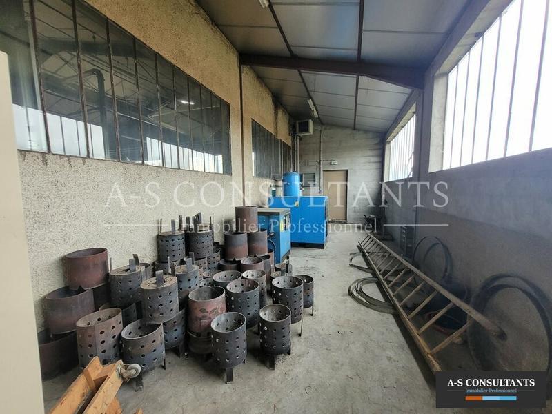 Local d'activité / Entrepôt - 690 m²