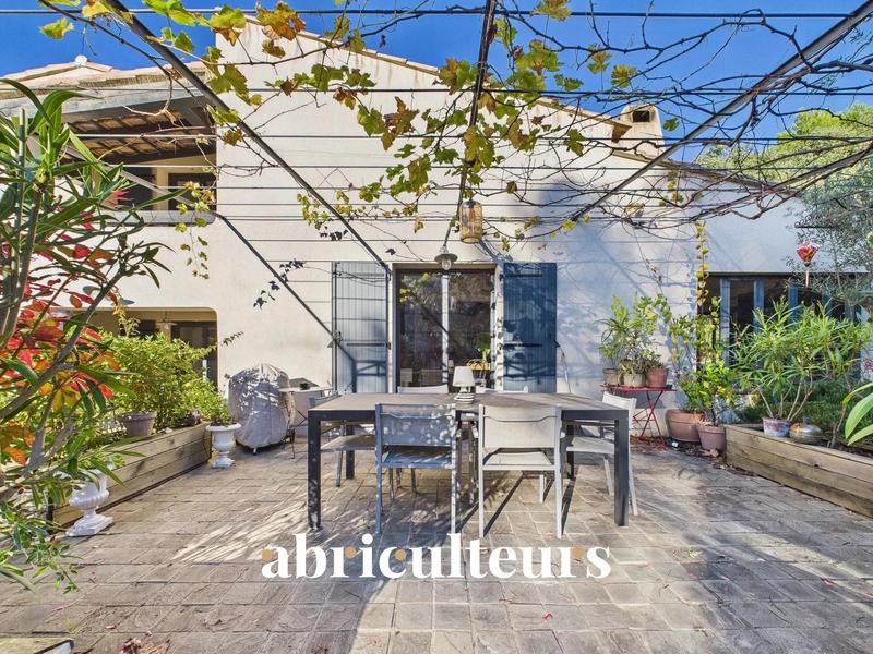 Maison - 252 m² - 8 pièces