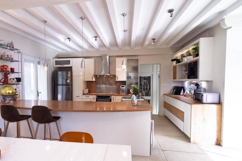 Maison - 230 m² - 8 pièces