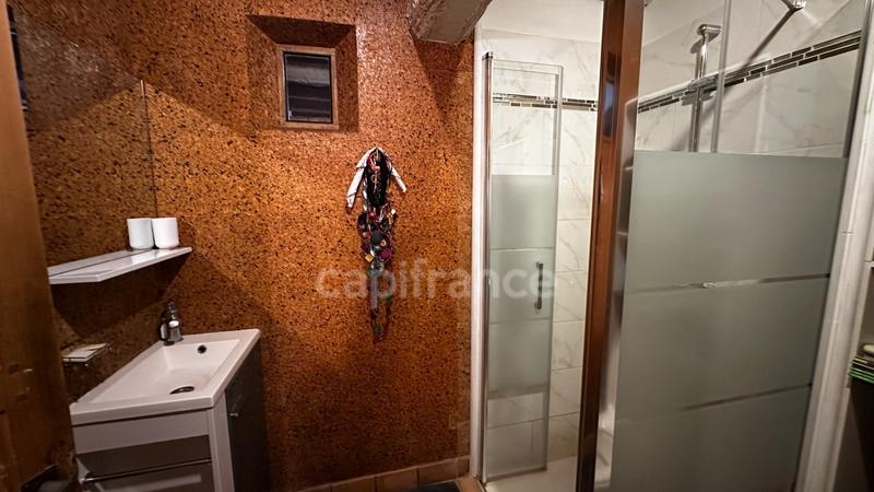 Maison - 313 m² - 10 pièces