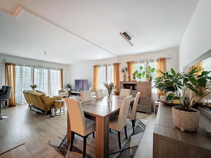 Appartement - 94 m² - 5 pièces