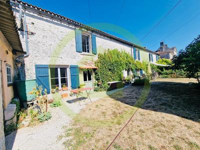 Maison - 281 m² - 11 pièces