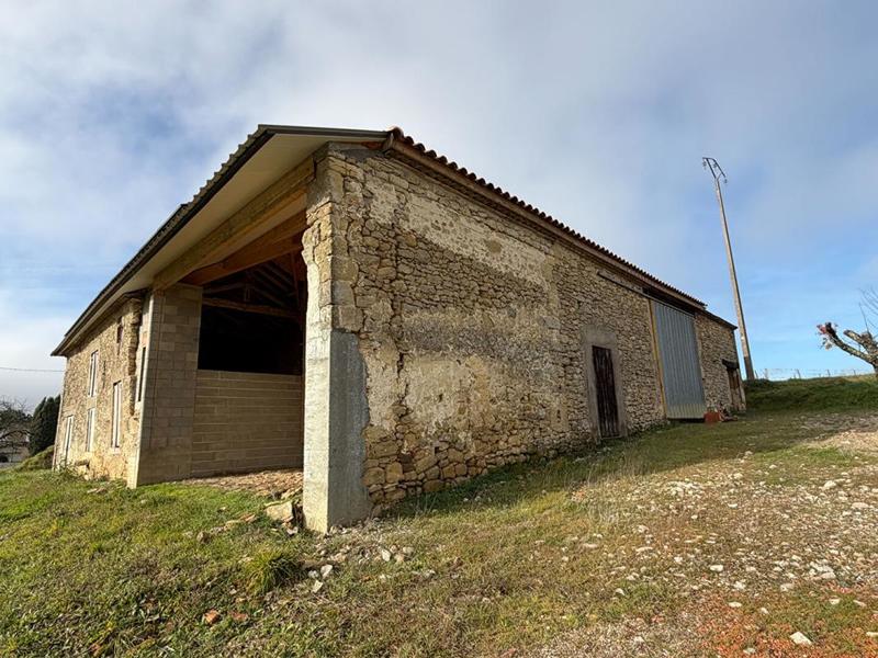 Maison - 260 m² - 1 pièce