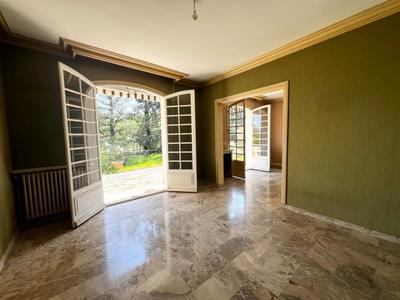 Maison - 185 m² - 8 pièces