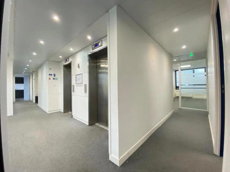 Bureau - 488 m²
