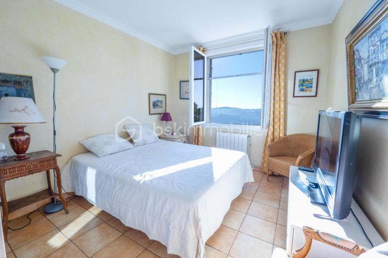 Villa - 200 m² - 6 pièces