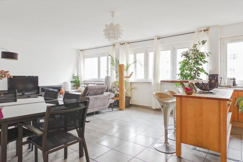 Appartement - 85 m² - 3 pièces