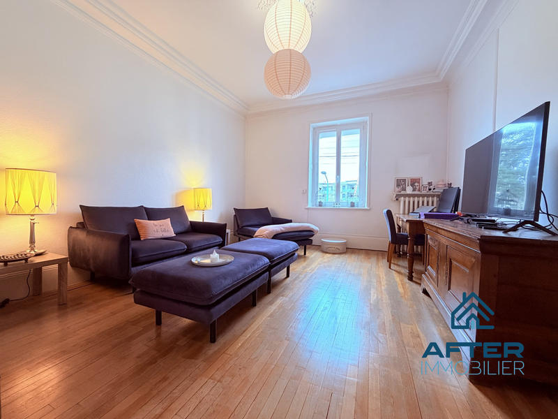 Maison - 220 m² - 7 pièces