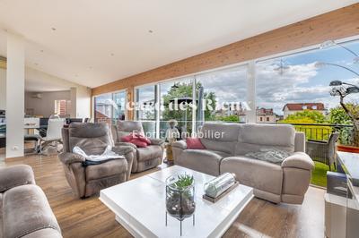 Loft - 297 m² - 6 pièces