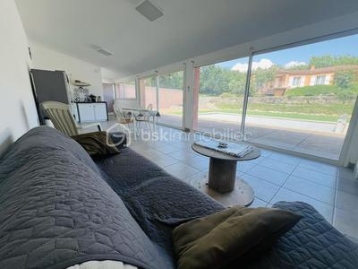 Maison traditionnelle - 185 m² - 6 pièces