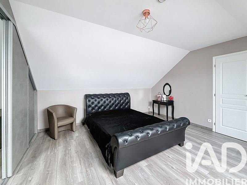 Maison - 230 m² - 8 pièces