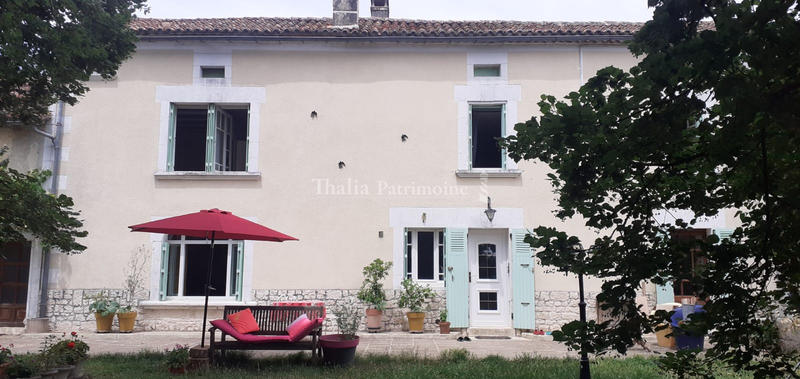 Maison de village - 215 m² - 9 pièces
