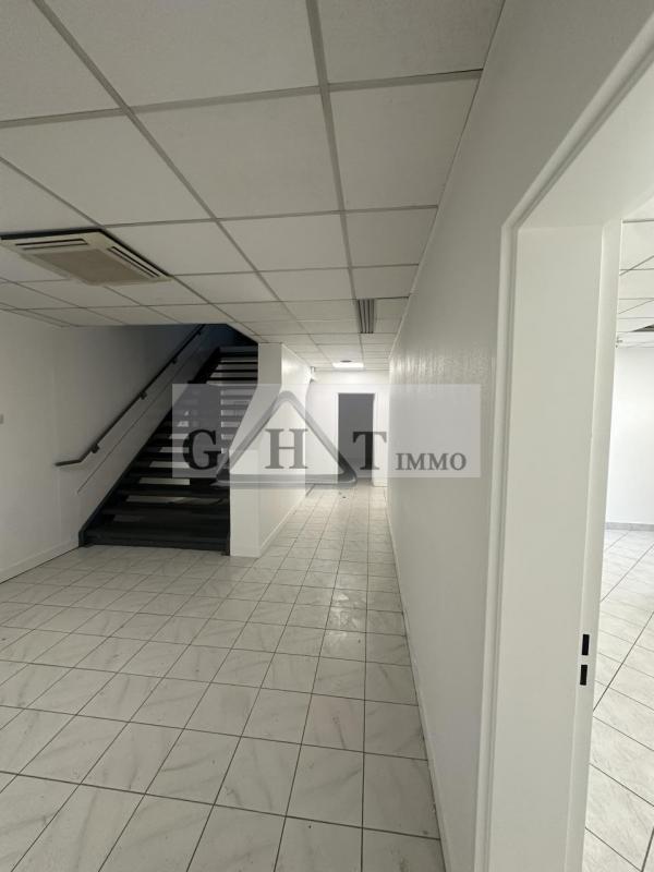 Local commercial - 300 m²