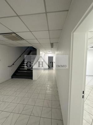 Local commercial - 300 m²