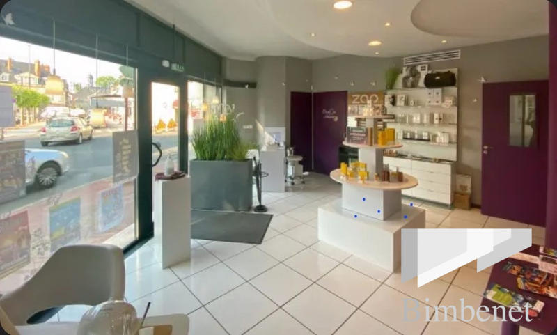 Local d'activités - 122 m² - 8 pièces