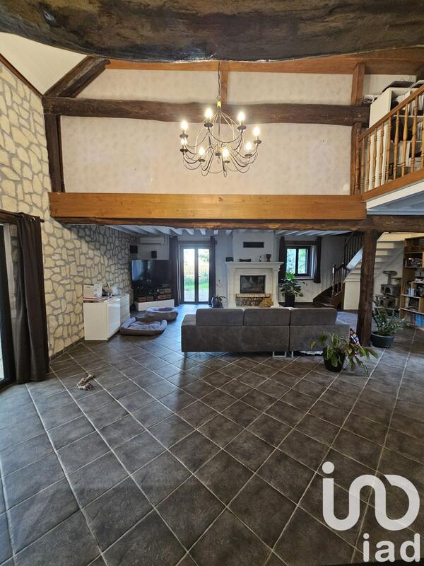 Maison - 200 m² - 4 pièces