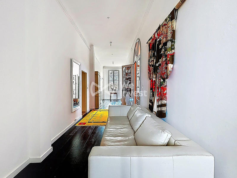 Maison - 484 m² - 16 pièces