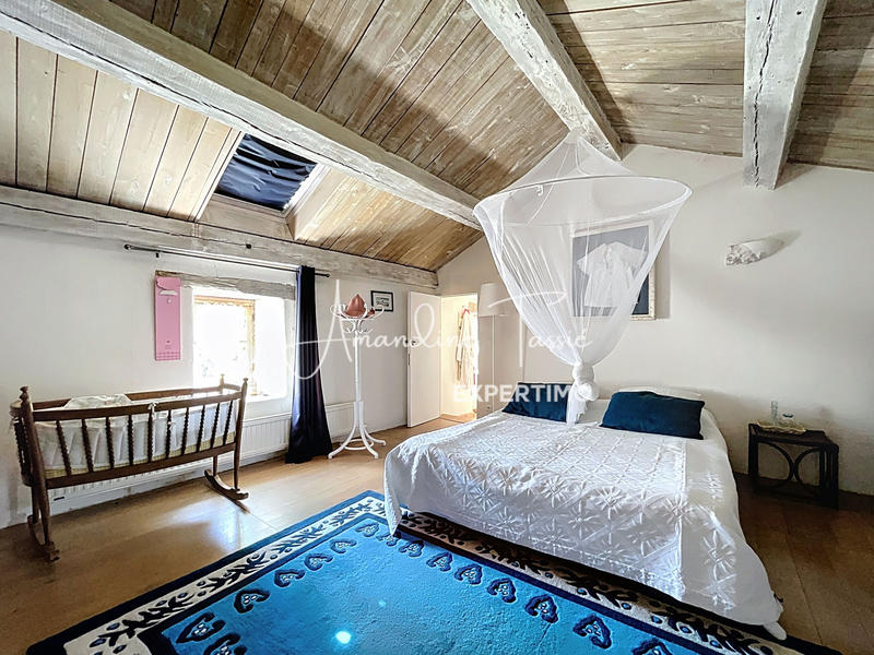 Maison - 224 m² - 8 pièces