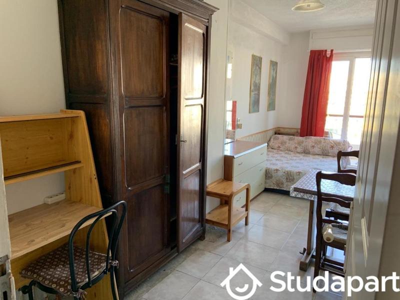 Chambre - 14 m² - 1 pièce