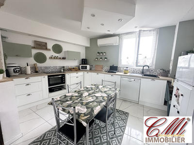 Maison - 146 m² - 6 pièces