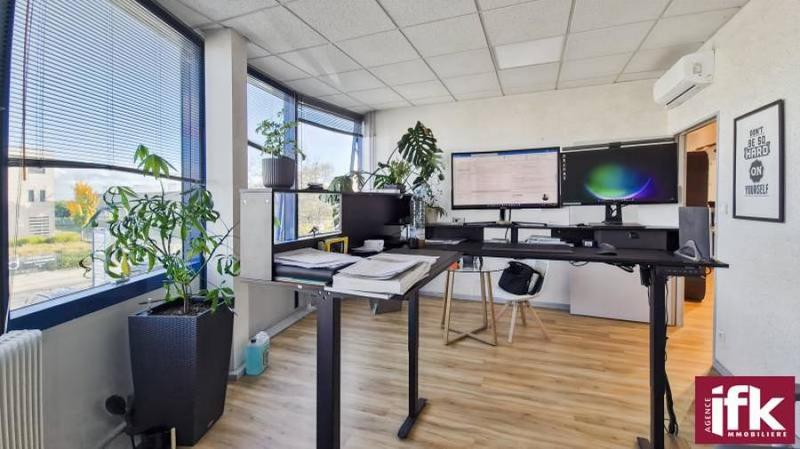 Local commercial - 87 m² - 4 pièces