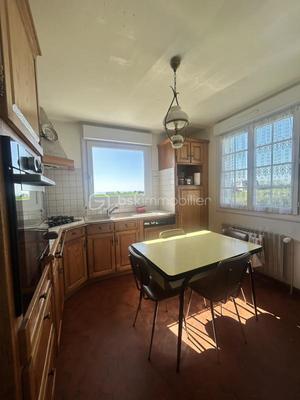 Demeure - 152 m² - 10 pièces