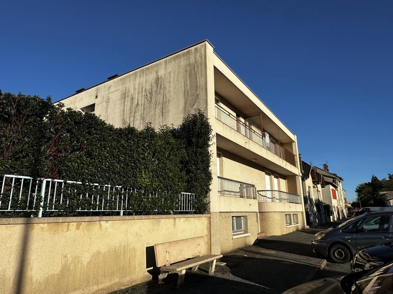 Maison - 231 m² - 10 pièces