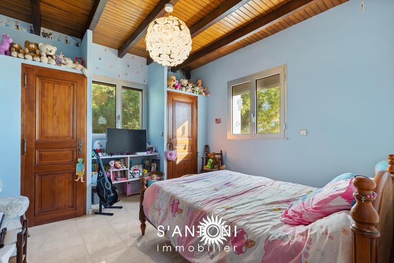 Villa - 215 m² - 4 pièces