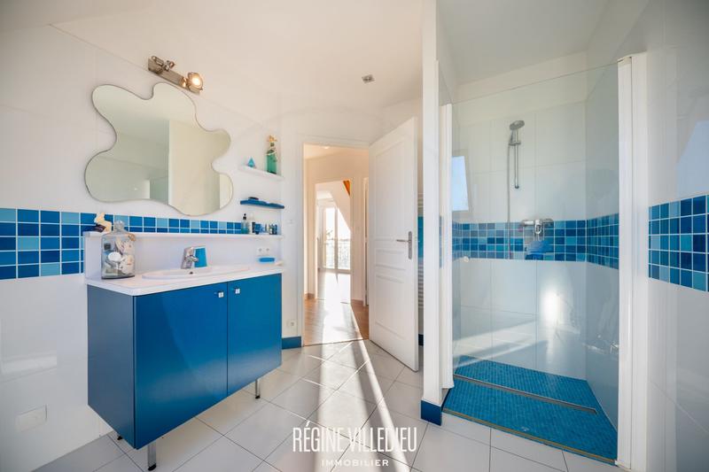 Maison - 296 m² - 7 pièces