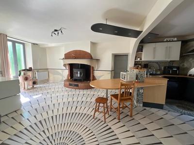 Maison - 145 m² - 4 pièces