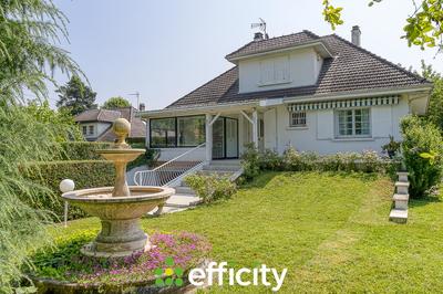 Maison - 175 m² - 7 pièces