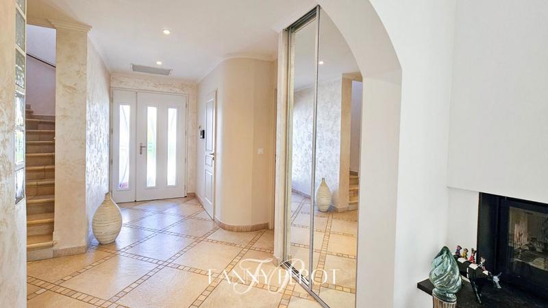 Villa - 194 m² - 6 pièces