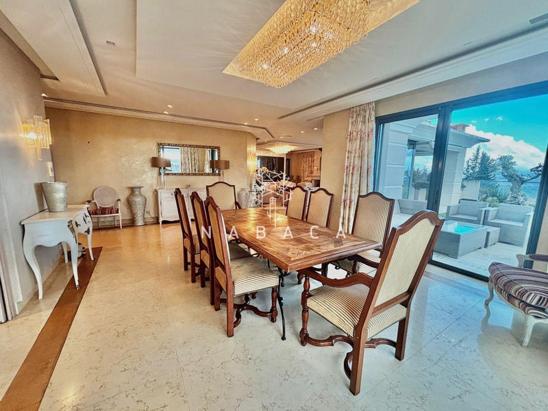 Appartement - 218 m² - 2 pièces