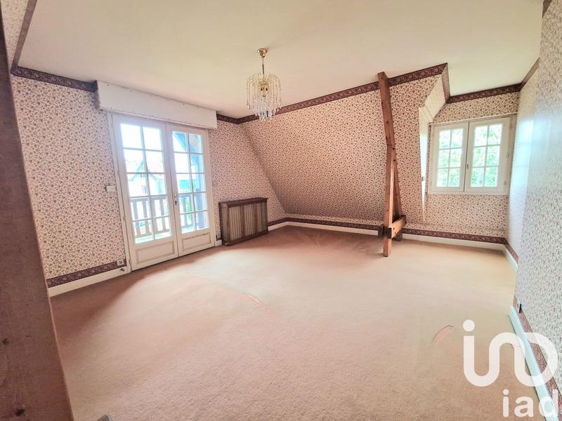 Maison - 242 m² - 9 pièces