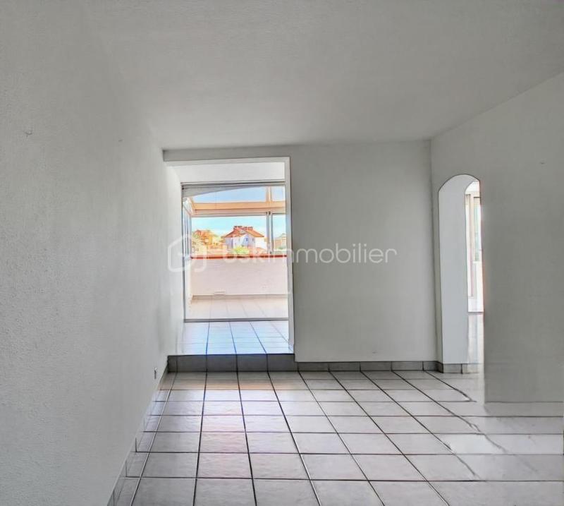 Appartement - 90 m² - 5 pièces