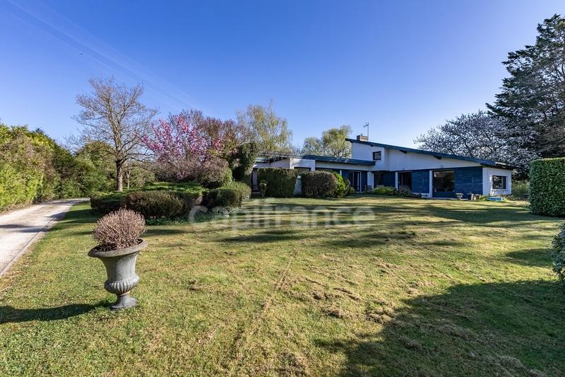 Maison d'architecte - 320 m² - 9 pièces