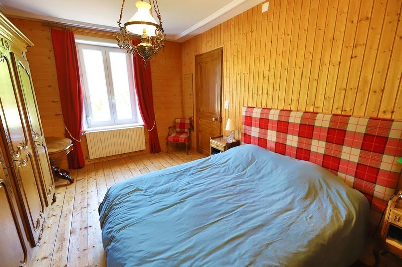 Maison - 210 m² - 15 pièces