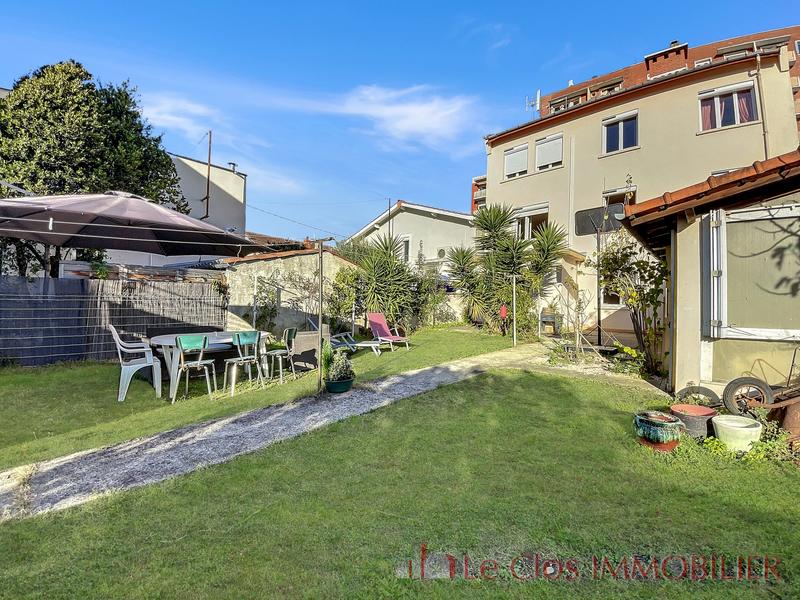 Maison - 172 m² - 9 pièces